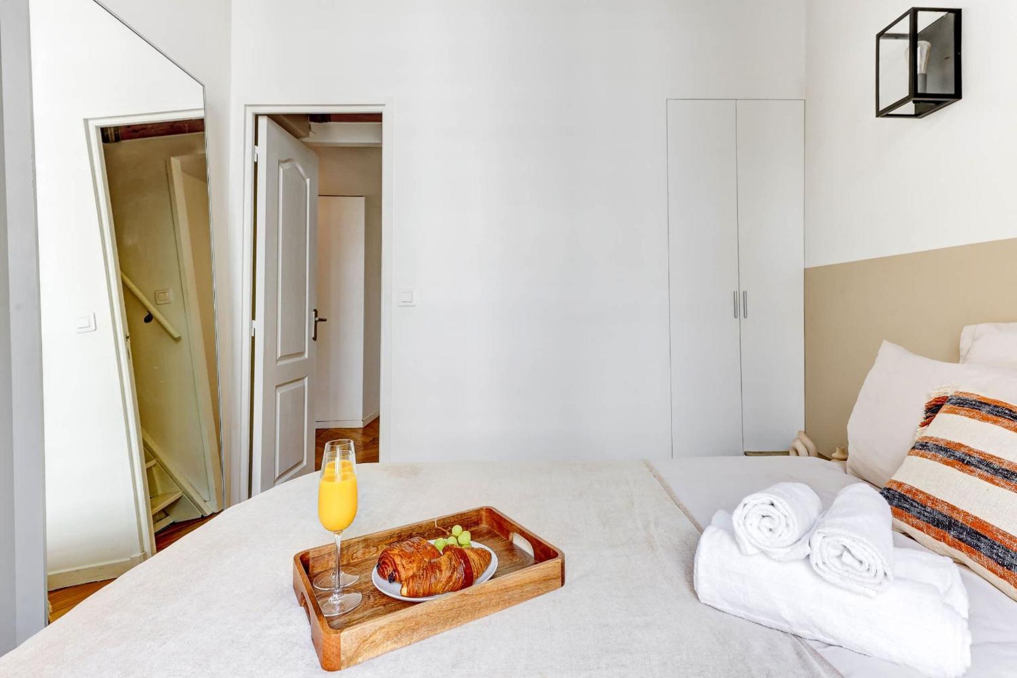 Apartment Charming 1br By Palais Royal & Louvre Paris
